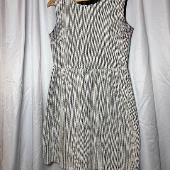 LOFT black and white Pleated A-Line Mini Dress - Picture 1 of 7
